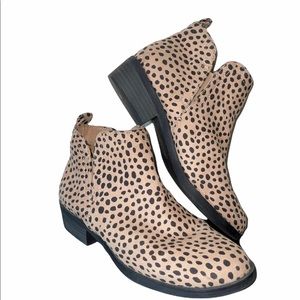 Universal Threads Ankle Boots